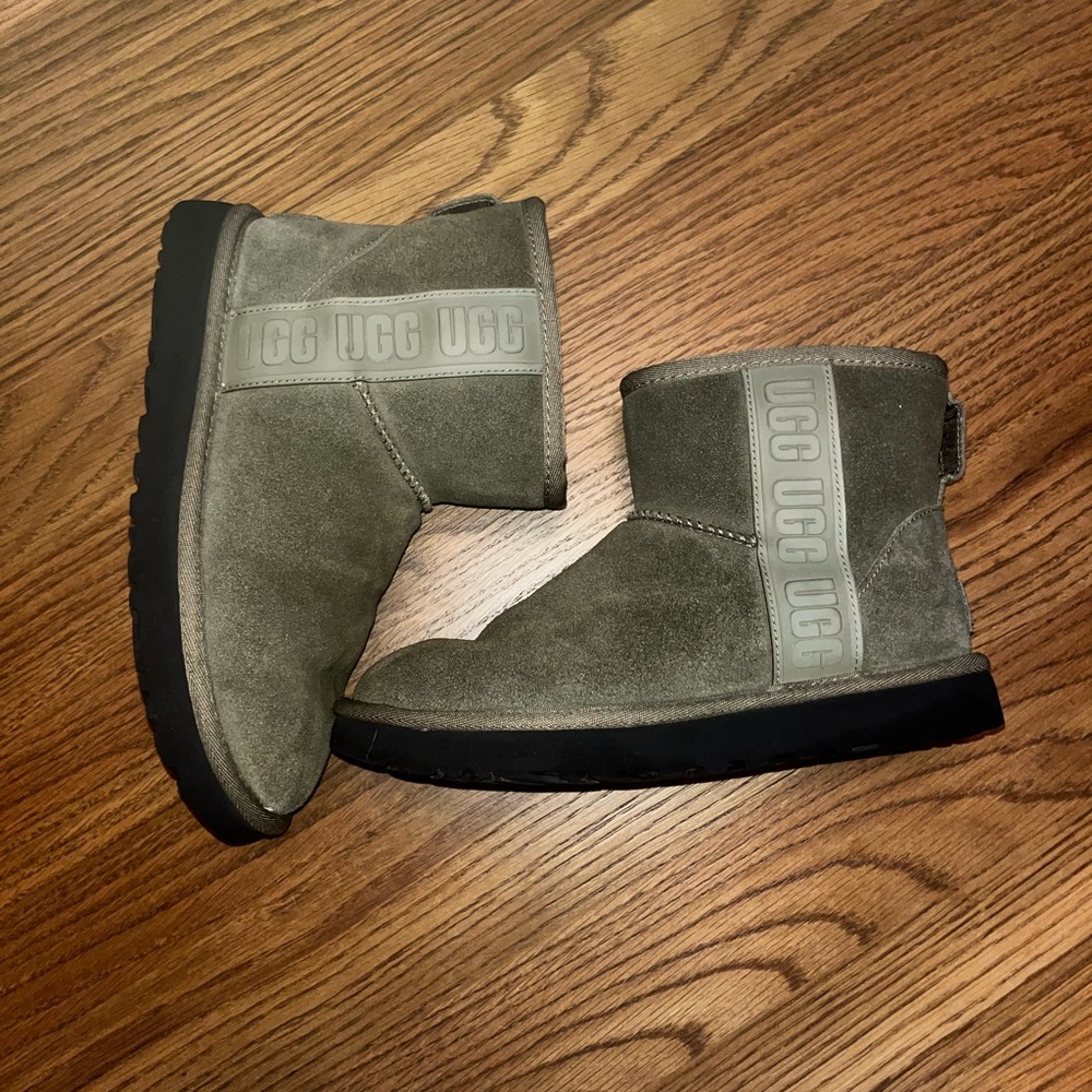 UGG Women's Olive Winter Boots